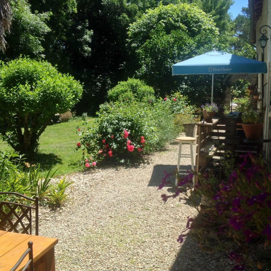 Gite Du Calme 3 Star Bed & Breakfast Cognac Chérac Exteriör bild